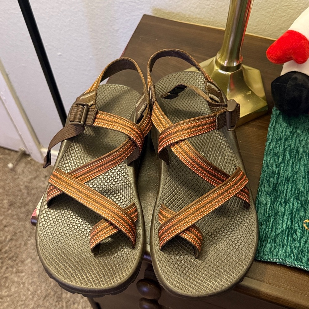 CHACO Z2 Men's Hiking Sandals Toe Loop Brown Orange Stripe VIBRAM